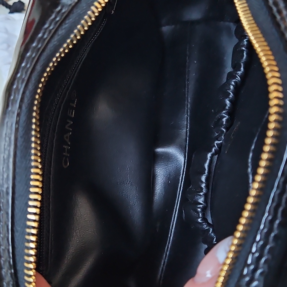CHANEL Black Patent Leather Cosmetic Bag - Picture 7 of 15